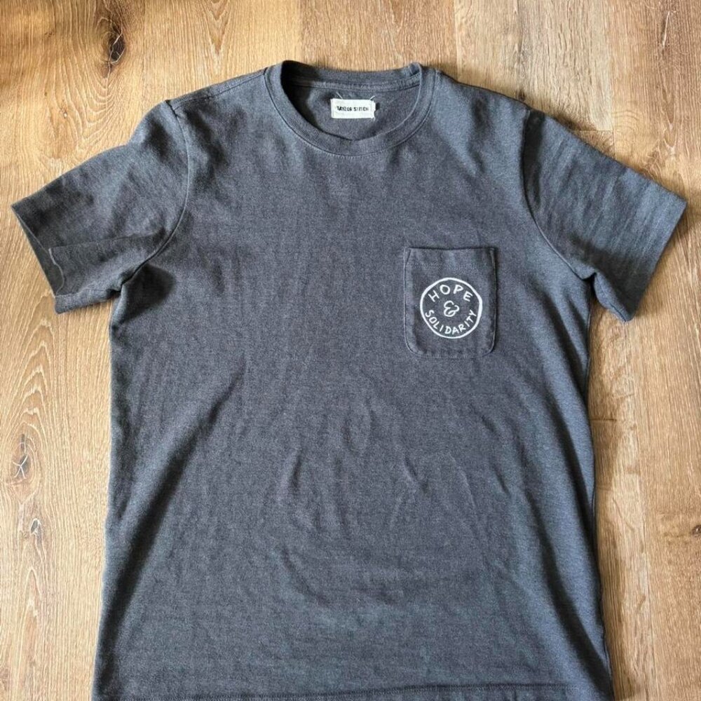 Taylor Stitch Gray Mens The Heavy‎ Bag Crew Tee Hope & Solidarity Size 40 / US M